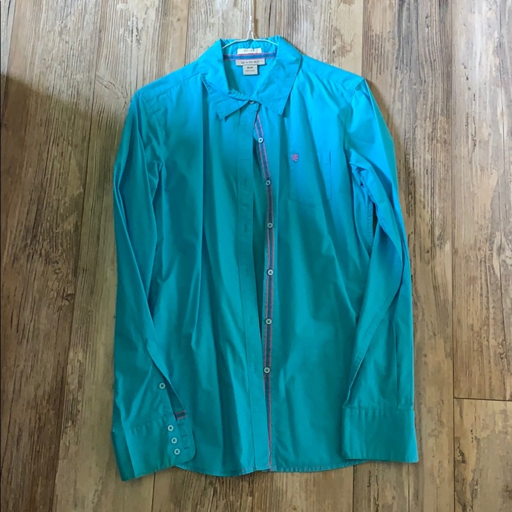 Ariat fitted button down